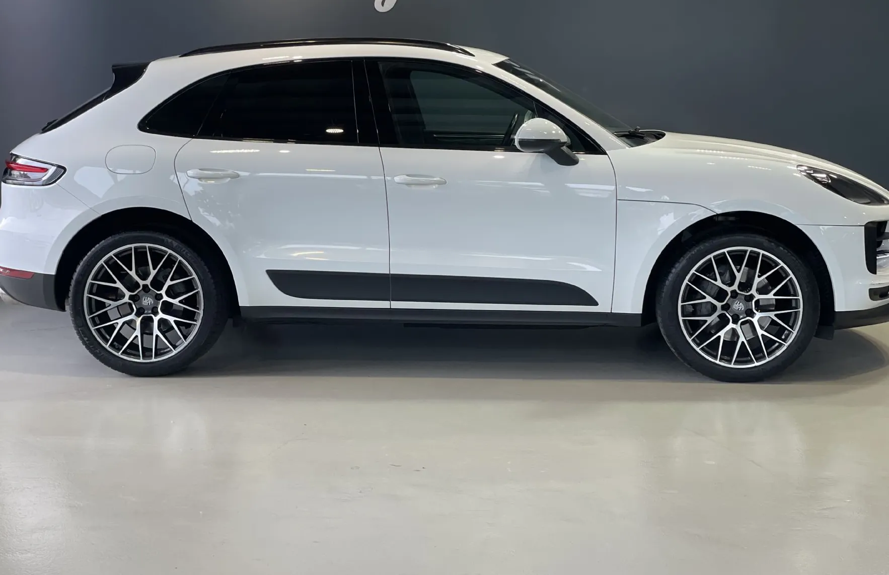 Zunanja slika - Porsche Macan - S-NAVIGACIJA-MEMORY-USNJE-BOSE-RADAR-KAMERA-LED-21 - 4