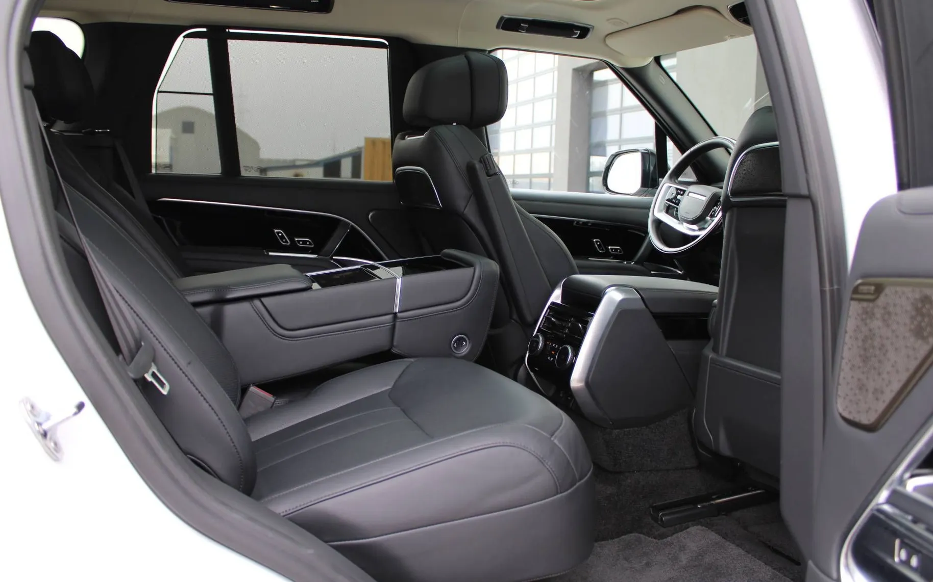 Zunanja slika - Land Rover Range Rover - 3.0d350 AUTOBIOGRAPHY HLAJ.SED MASAŽA SOFT CL LUFT - 11