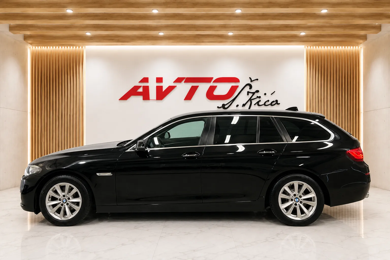 Zunanja slika - BMW serija 5 Touring: - 520d-BI-XENON-TEMPOMAT-SOFT CLOSE-PDC... - 5