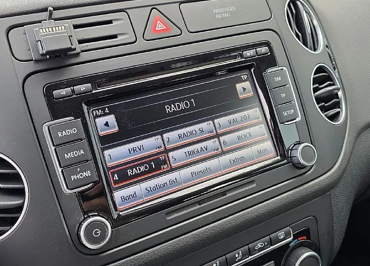 Zunanja slika - VW Golf - Plus 1.6 TDI COMFORTLINE ALU PLATIŠČA-ZASLON-SLOVENSKI - 15