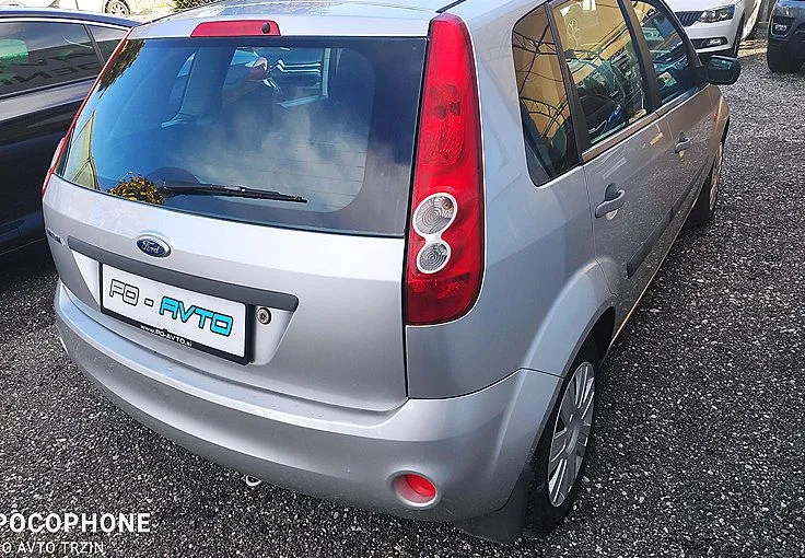 Zunanja slika - Ford Fiesta - Comfort 5 vrat 1.3 70 KM-AVTO.KLIMA-SERVO - 4