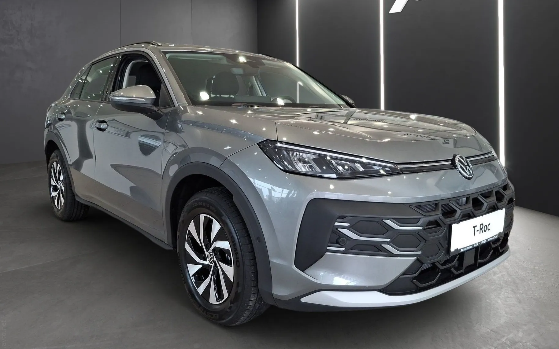 Zunanja slika - Volkswagen T-Roc - 1.5 eTSI Life DSG - 2