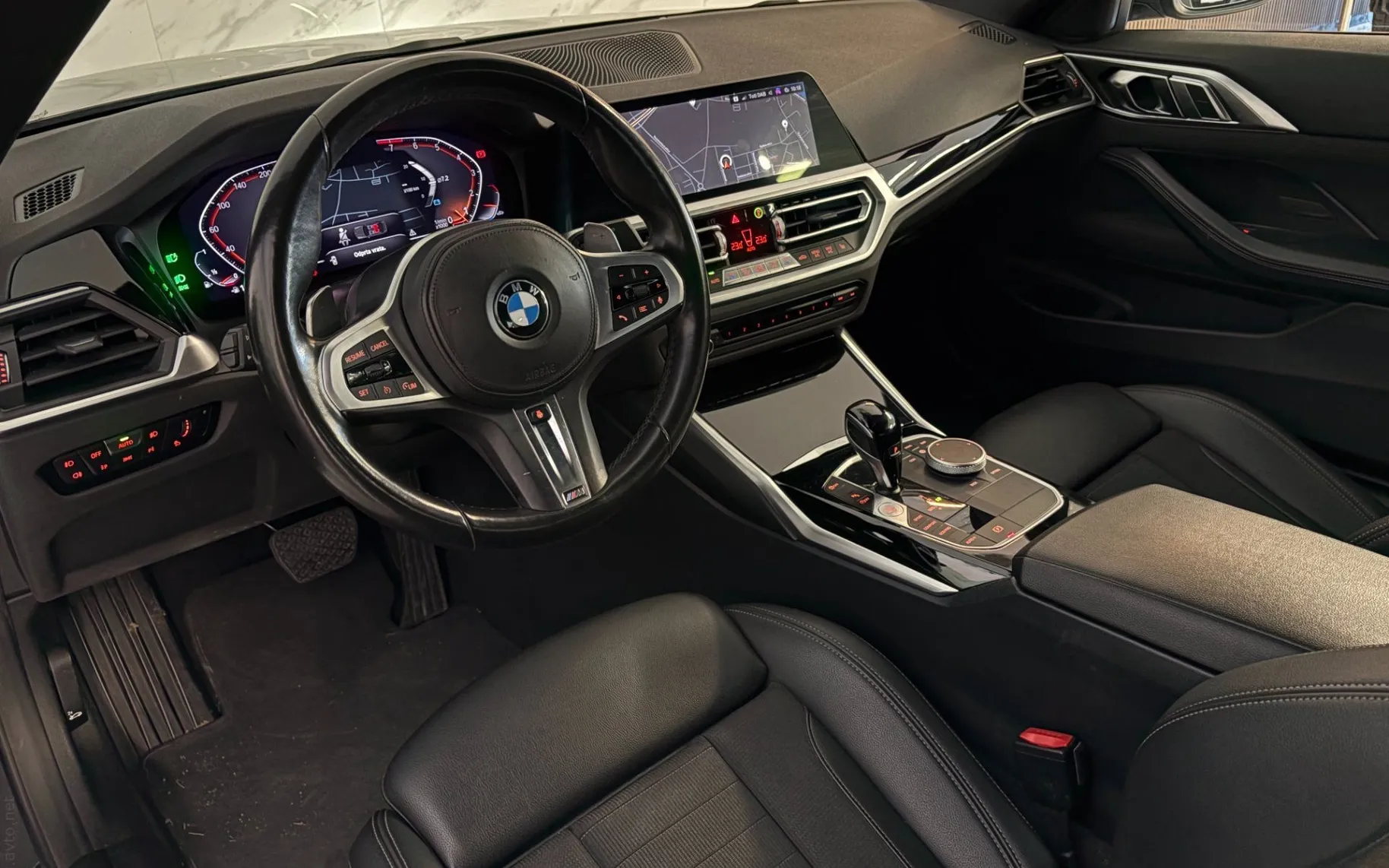 Notranja slika - BMW serija 4 Coupe: - 420i Coupe - Kamera - Memory - Gretje - PDC - 7