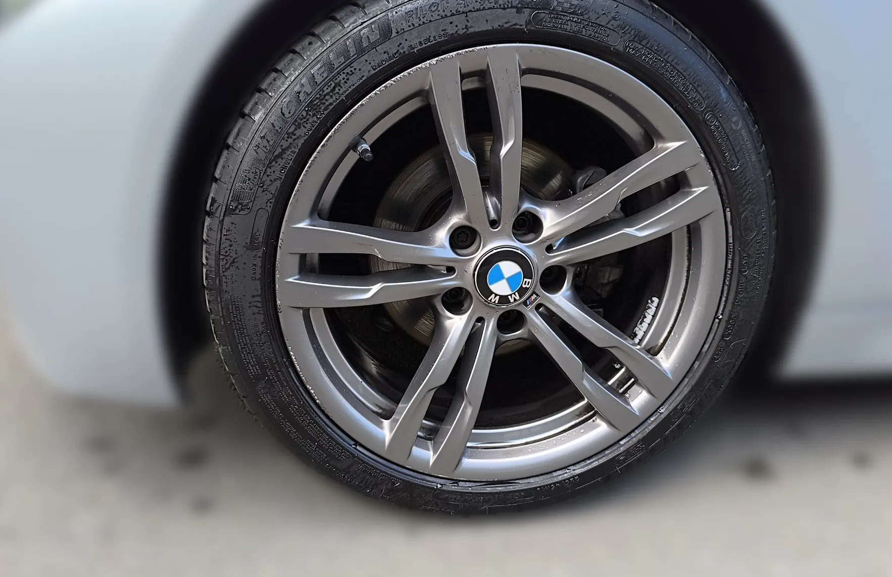 Zunanja slika - BMW Serija 3 - Touring: 318i AVT M SPORT-LED-USNJE-ŠPORTNI SEDEŽI-VIRTU - 8