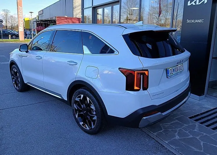 Zunanja slika - KIA Sorento - 2.2 CRDi EX Limited. 8 DCT AWD 148kW - AKCIJA+GUME - 3