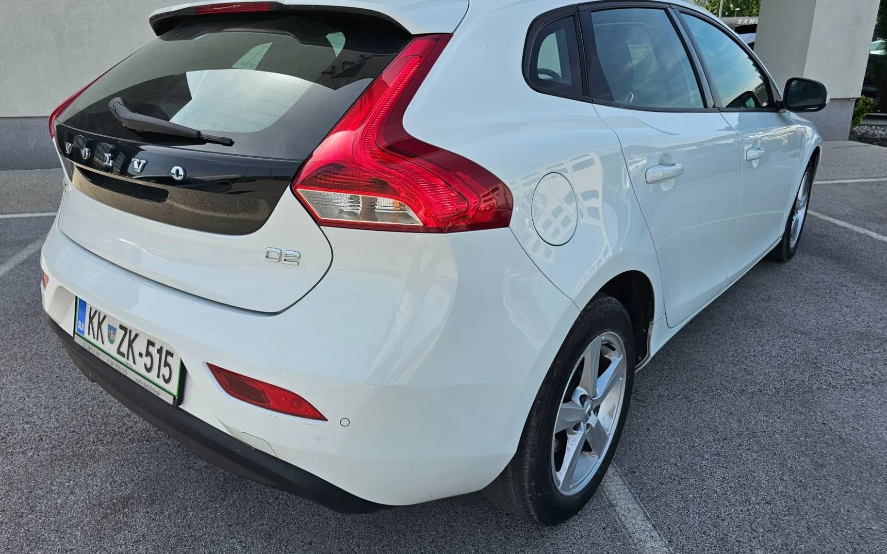Zunanja slika - Volvo V40 - D2 Kinetic - 6