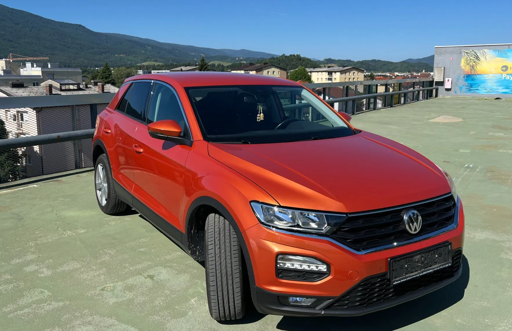 Zunanja slika - Volkswagen T-Roc - 1.6 TDI BMT 2X PDC. NAVI. SAMO 88.645 KM. - 3