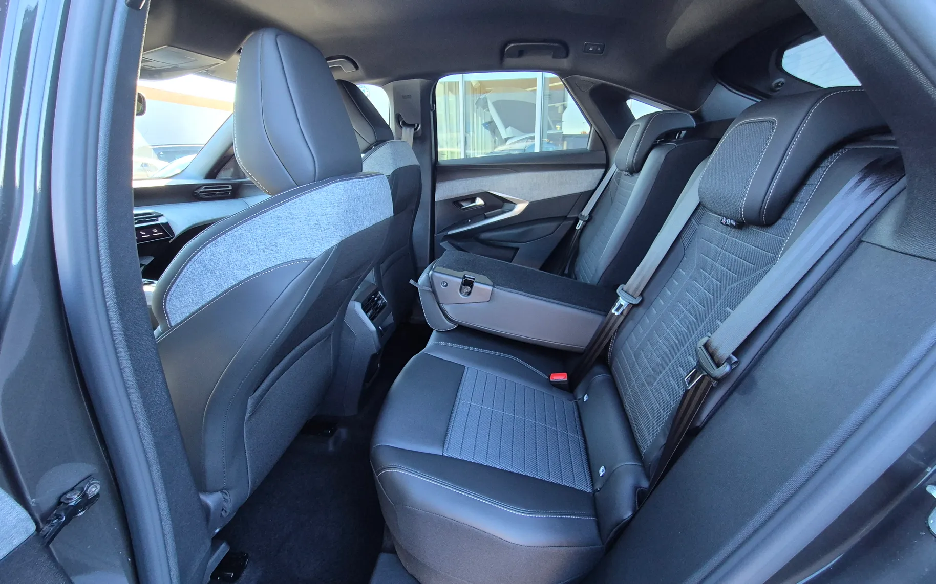 Zunanja slika - Peugeot 3008 - Allure Pack HIBRID 145 - NA ZALOGI - 5