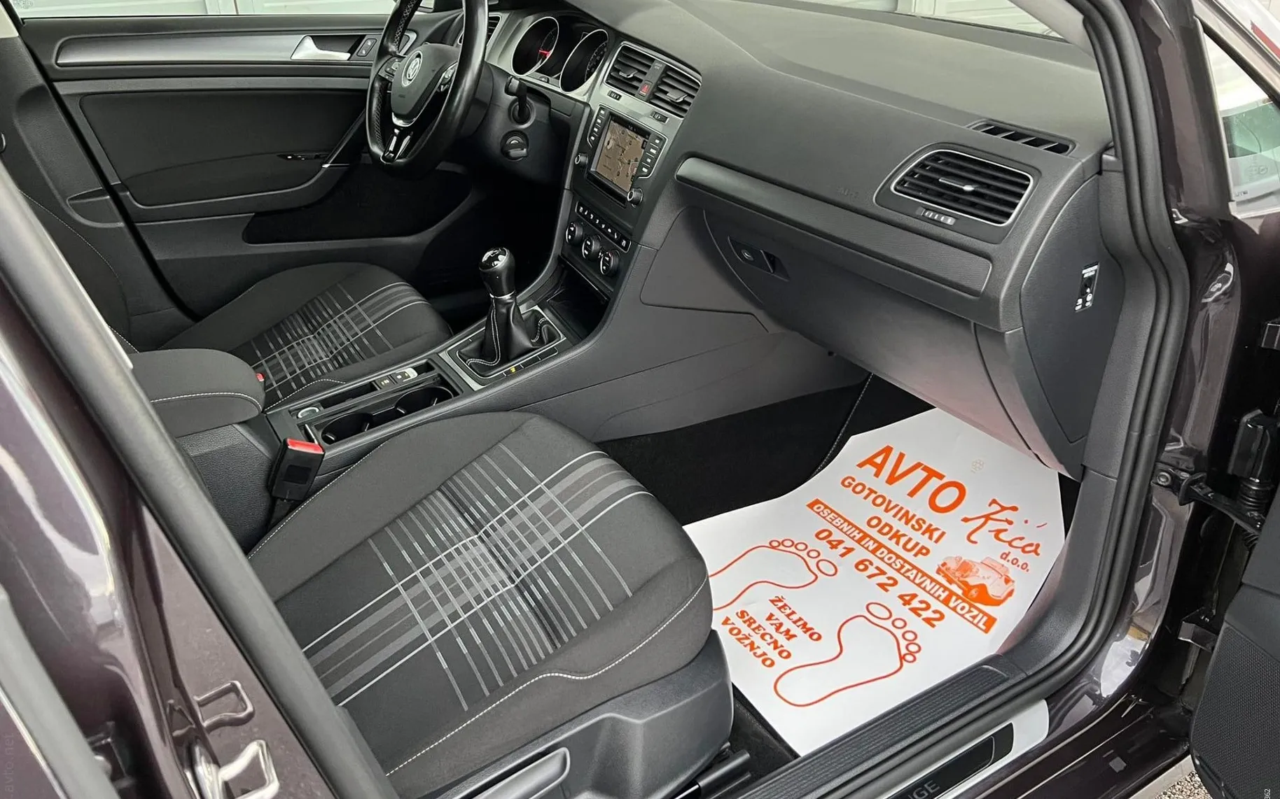 Notranja slika - VW Golf Variant - 1.6 TDI-LOUNGE-BI-XENON-NAVI-GRETJE-SED-SERVI-KNJ- - 10