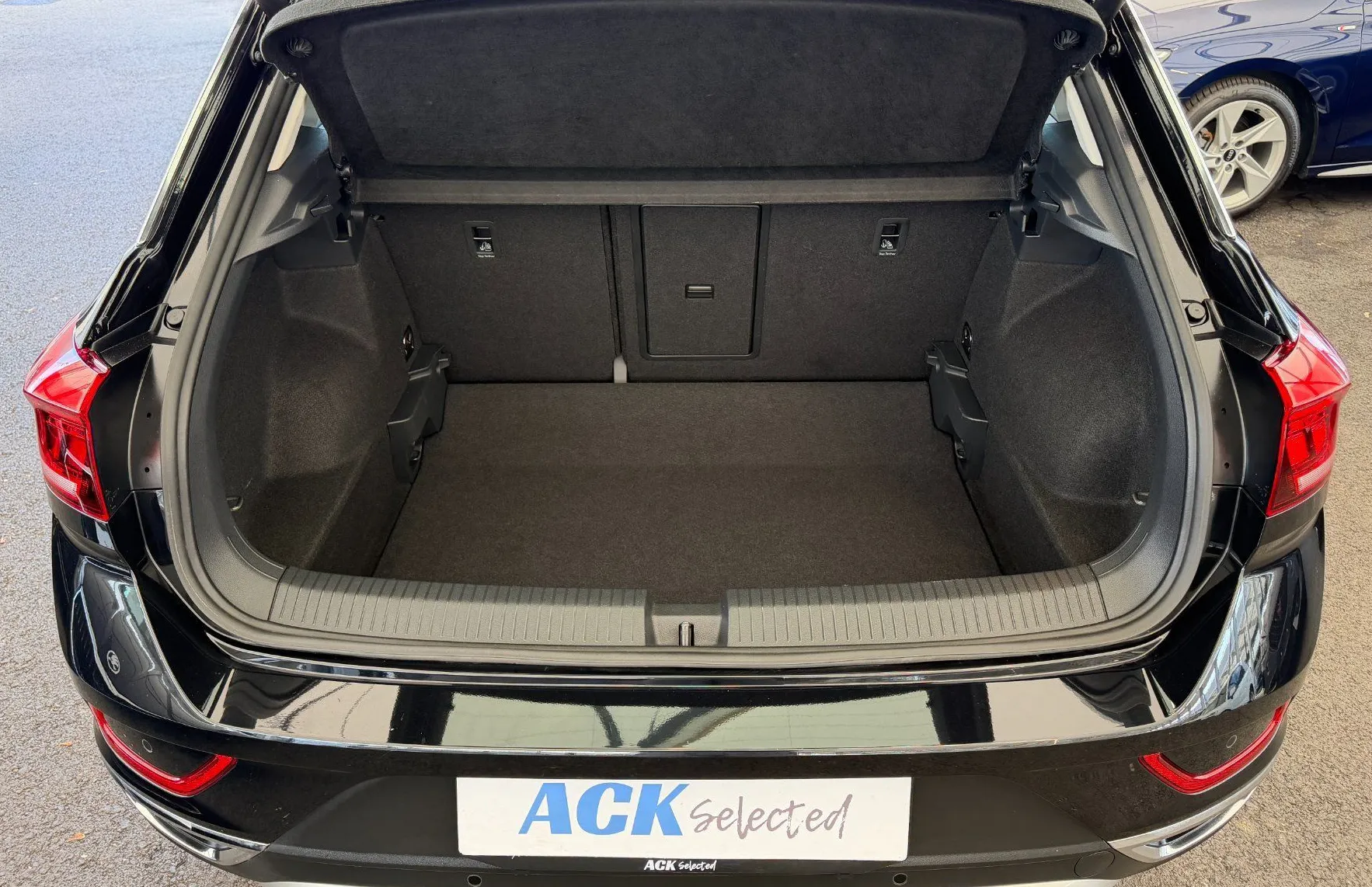 Zunanja slika - Volkswagen T-Roc - Style 1.5 TSI DSG - KAMERA - ACC - LED - MRTVI KOT - 11