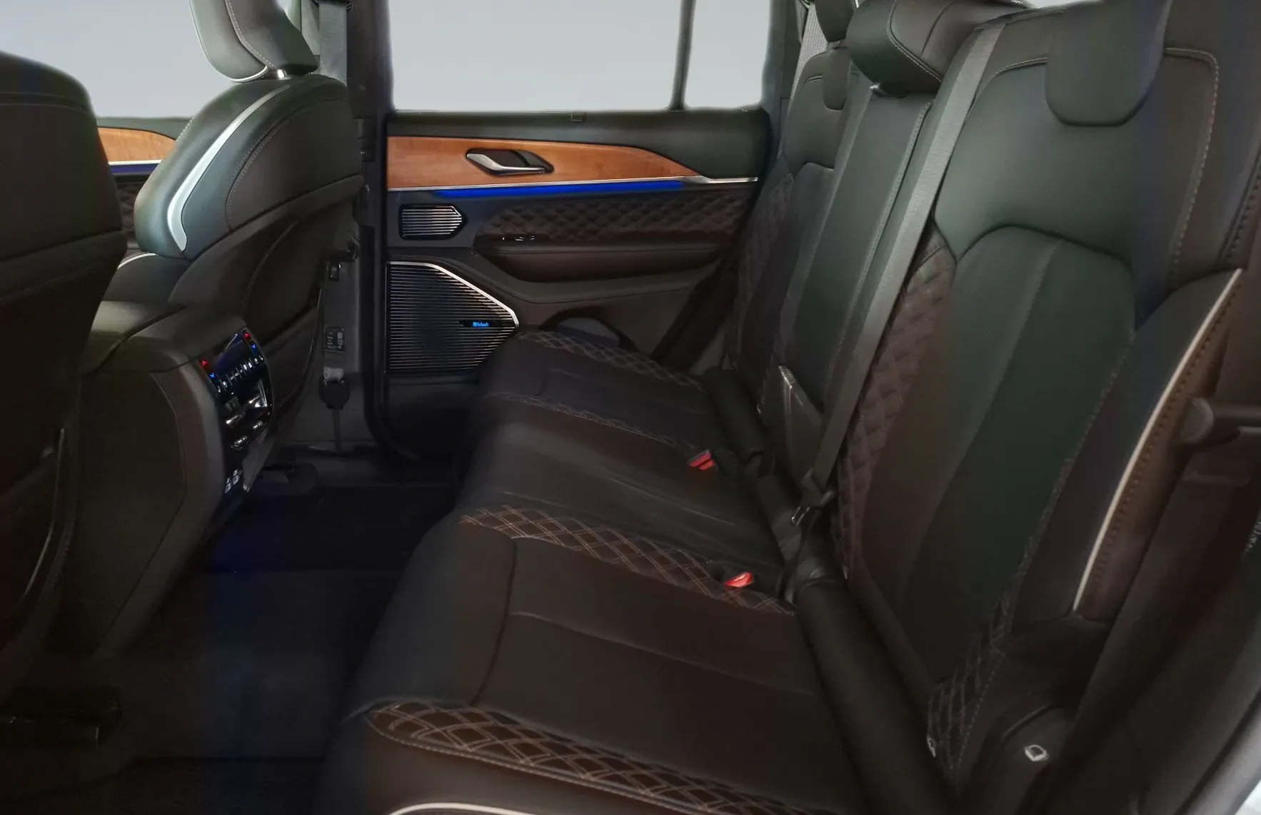Zunanja slika - Jeep Grand Cherokee - 5v 2.0 GME PHEV 380 4XE Summit Reserve - 11