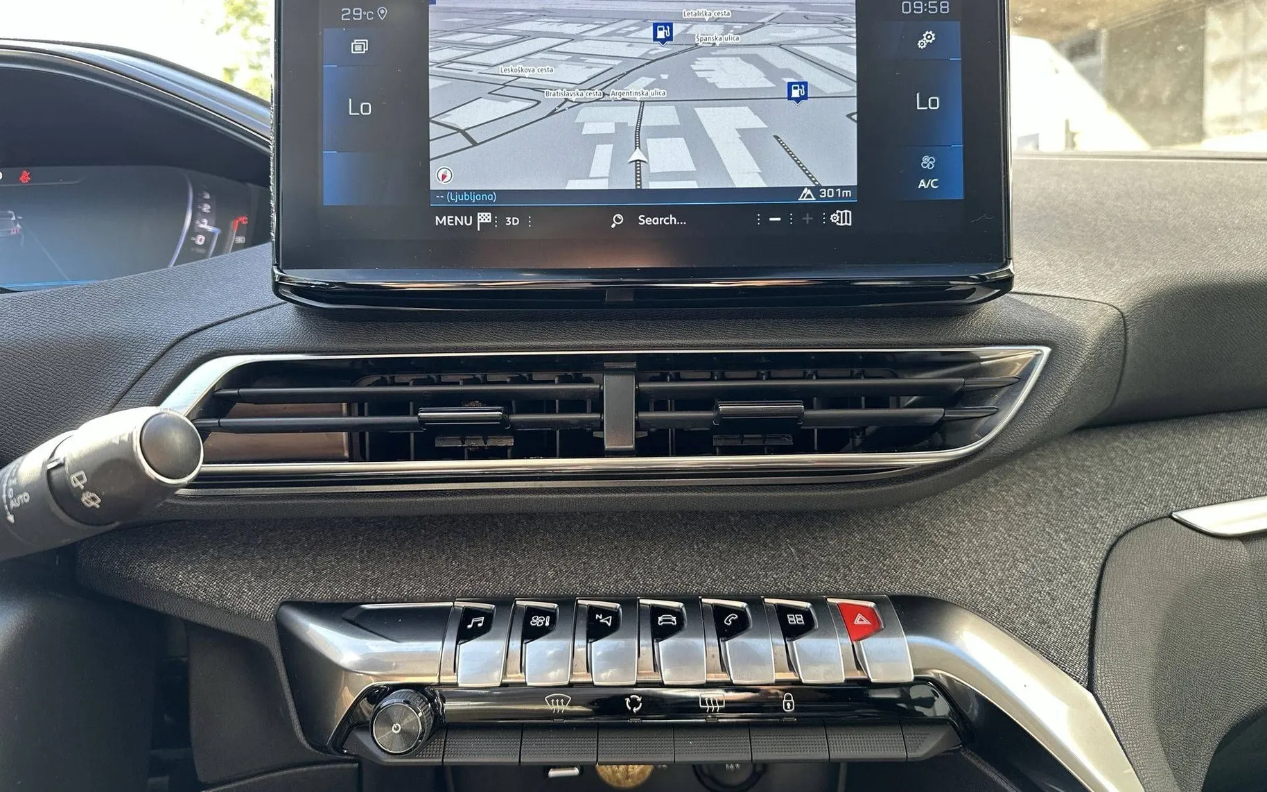 Notranja slika - Peugeot 3008 - 1.2 PureTech 130 S S Active Pack Avt. - 18