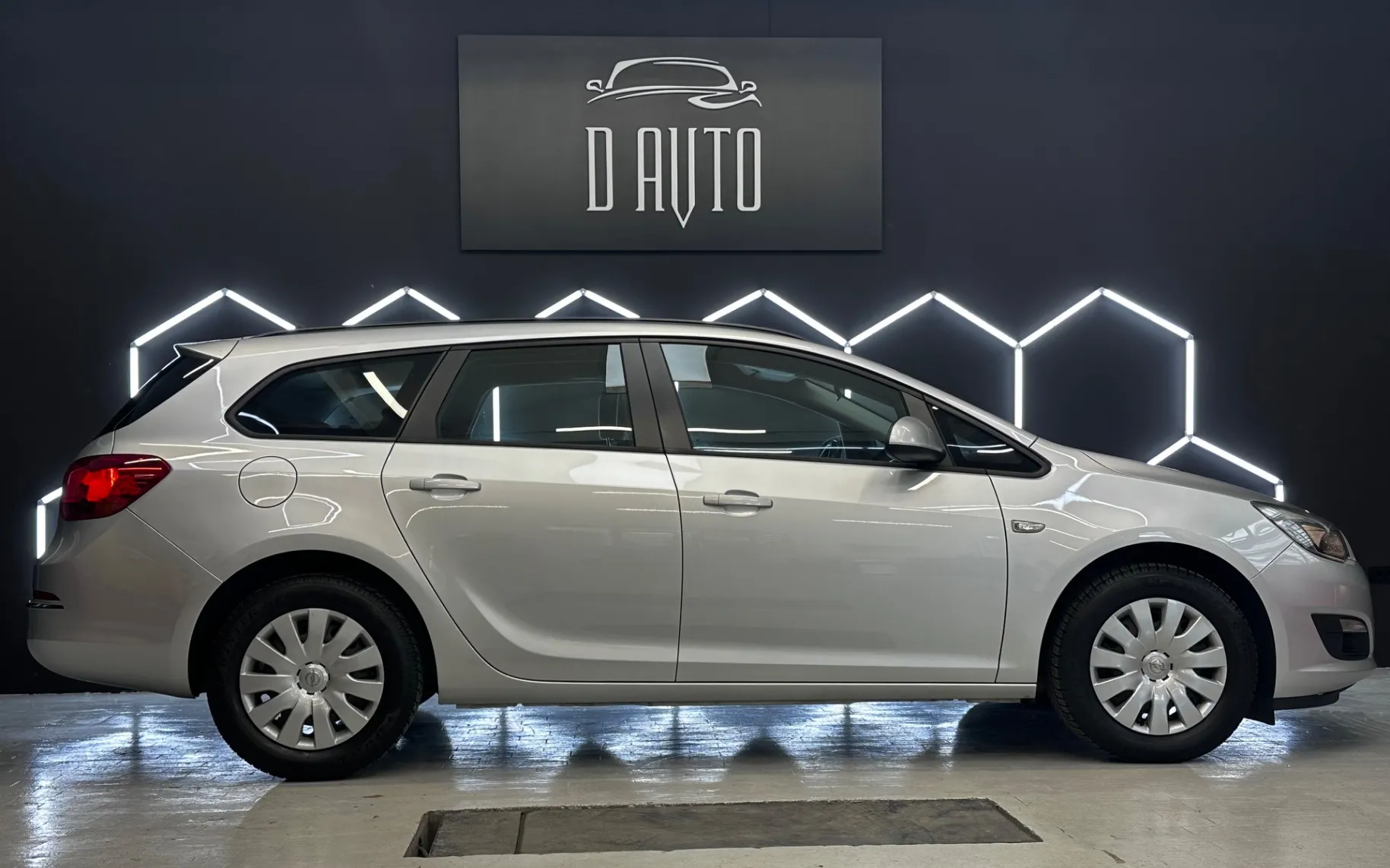 Zunanja slika - Opel Astra - Sports Tourer 1.6 CDTI SLO+NAVI+TEMPOMAT... - 5