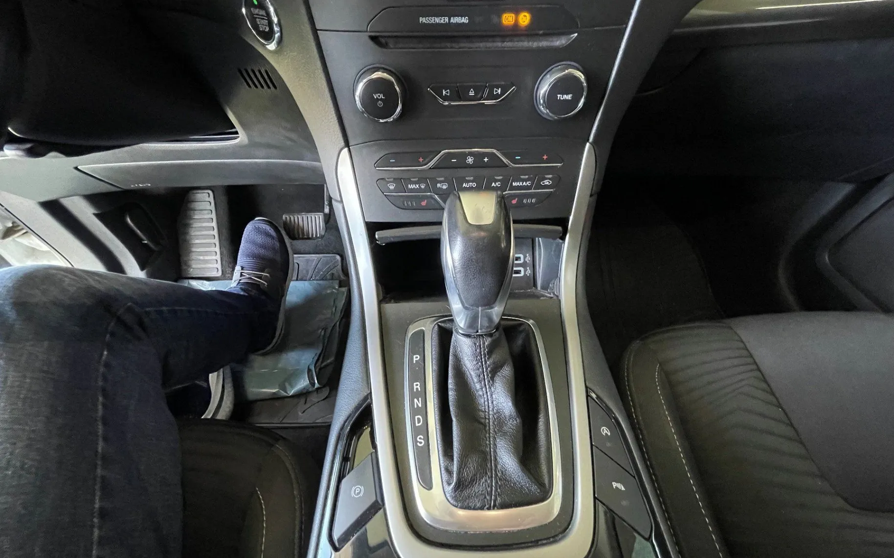Zunanja slika - Ford S-MAX - 2.0 TDCi  Powershift NAVI.PDC.KAMERA.OGR.SEDEŽ - 11