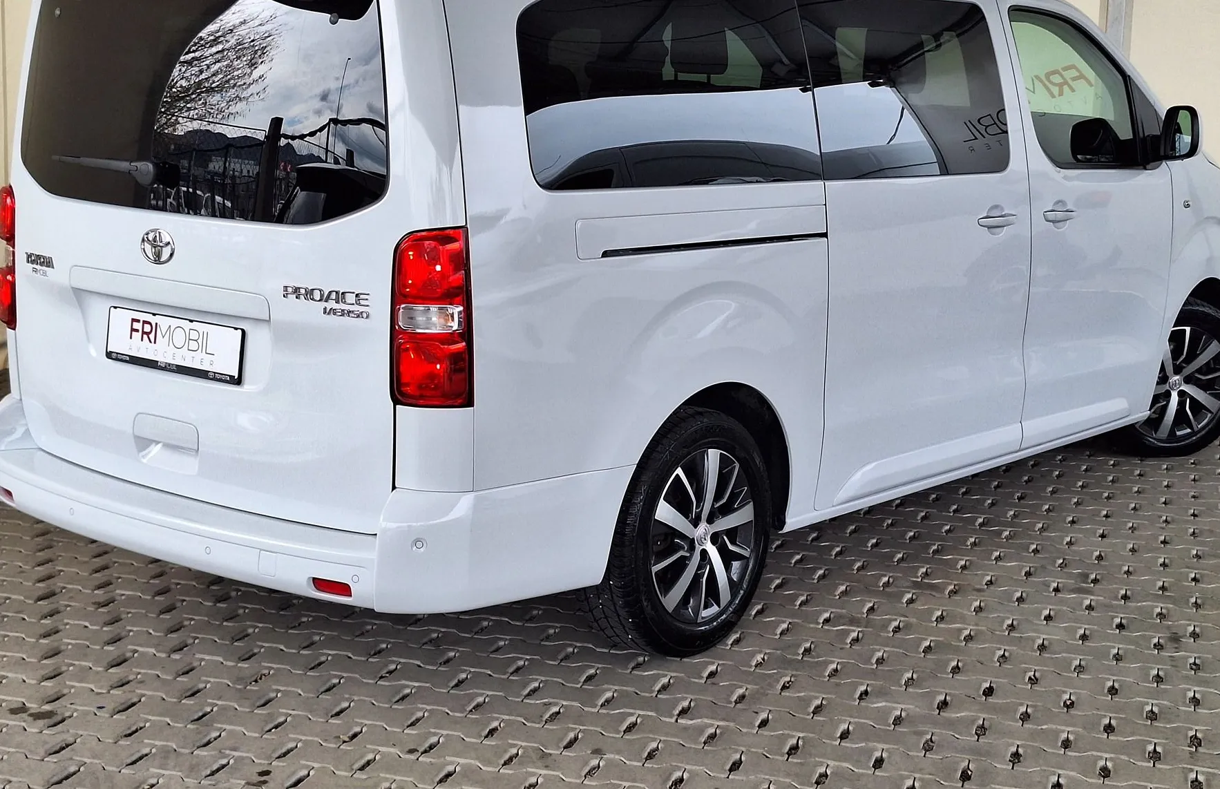Zunanja slika - Toyota Proace - Verso 2.0 D-4D Family Long - 3