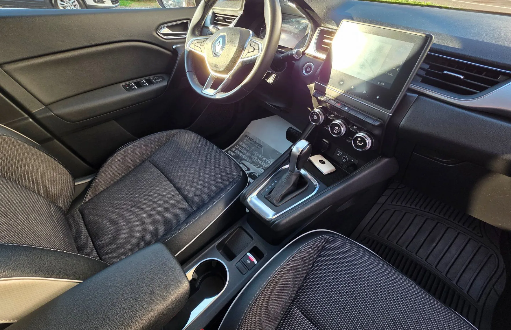Zunanja slika - Renault Captur - dCi 115 Intens EDC, SLO,KAMERA,FULL LED,TOP STANJE - 10