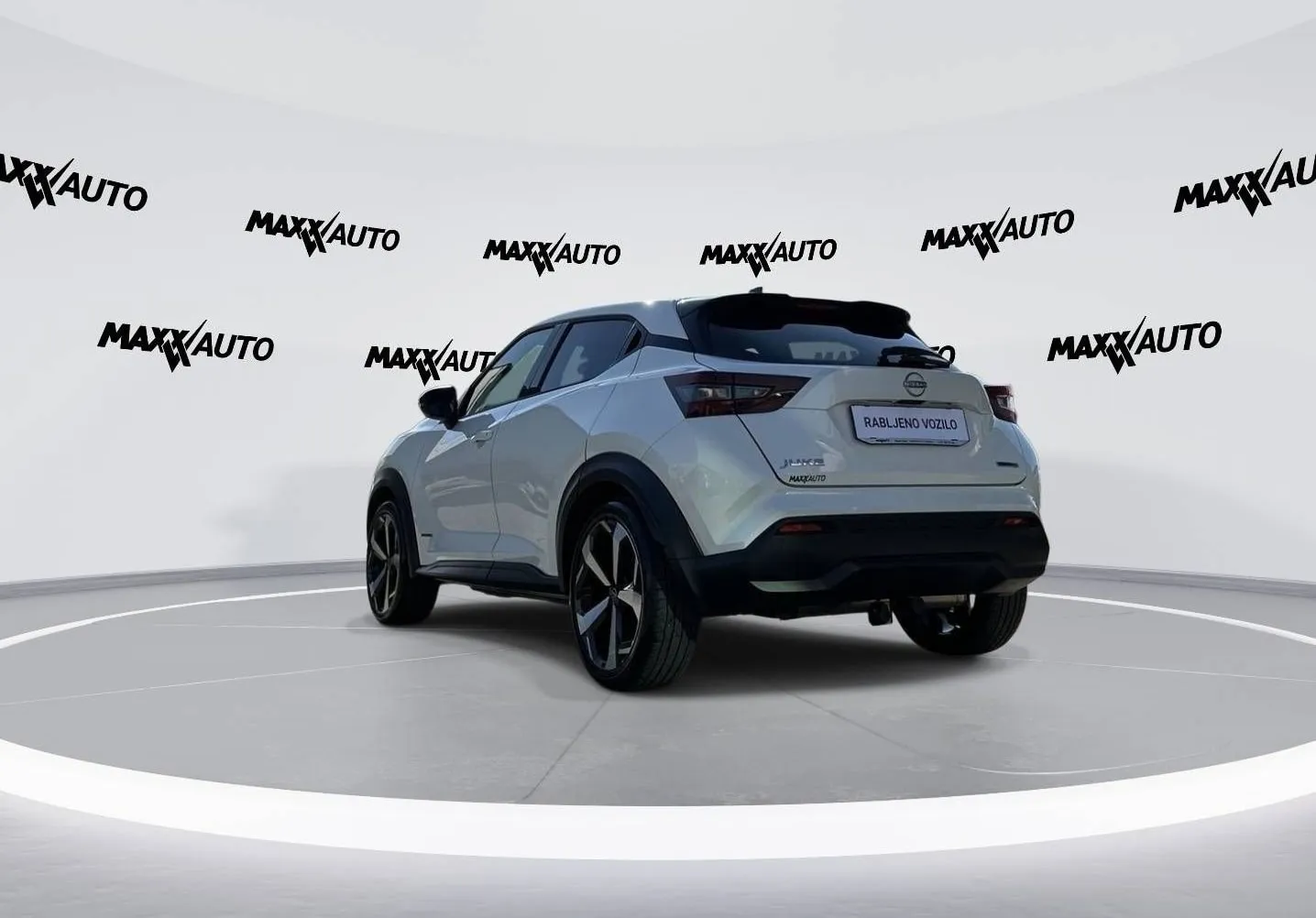 Notranja slika - Nissan Juke - 1.6 Hybrid AT... - 7