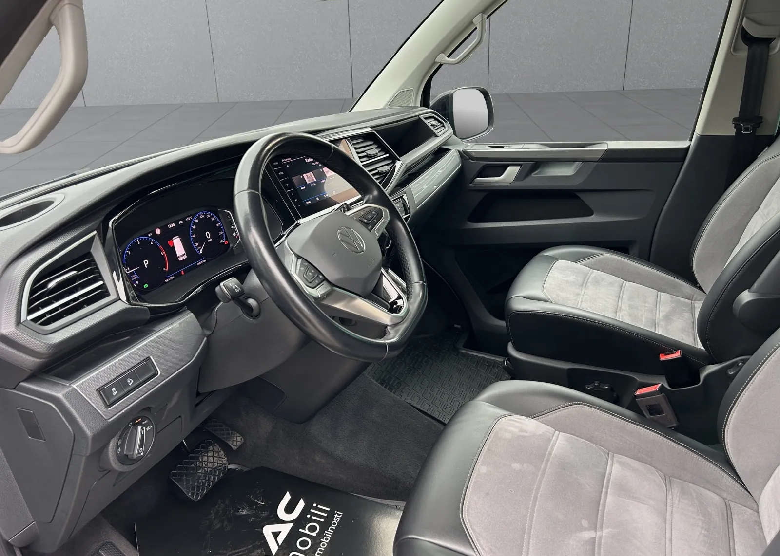 Zunanja slika - Volkswagen Multivan - T6.1 2,0 TDI KMR Highline DSG - 6