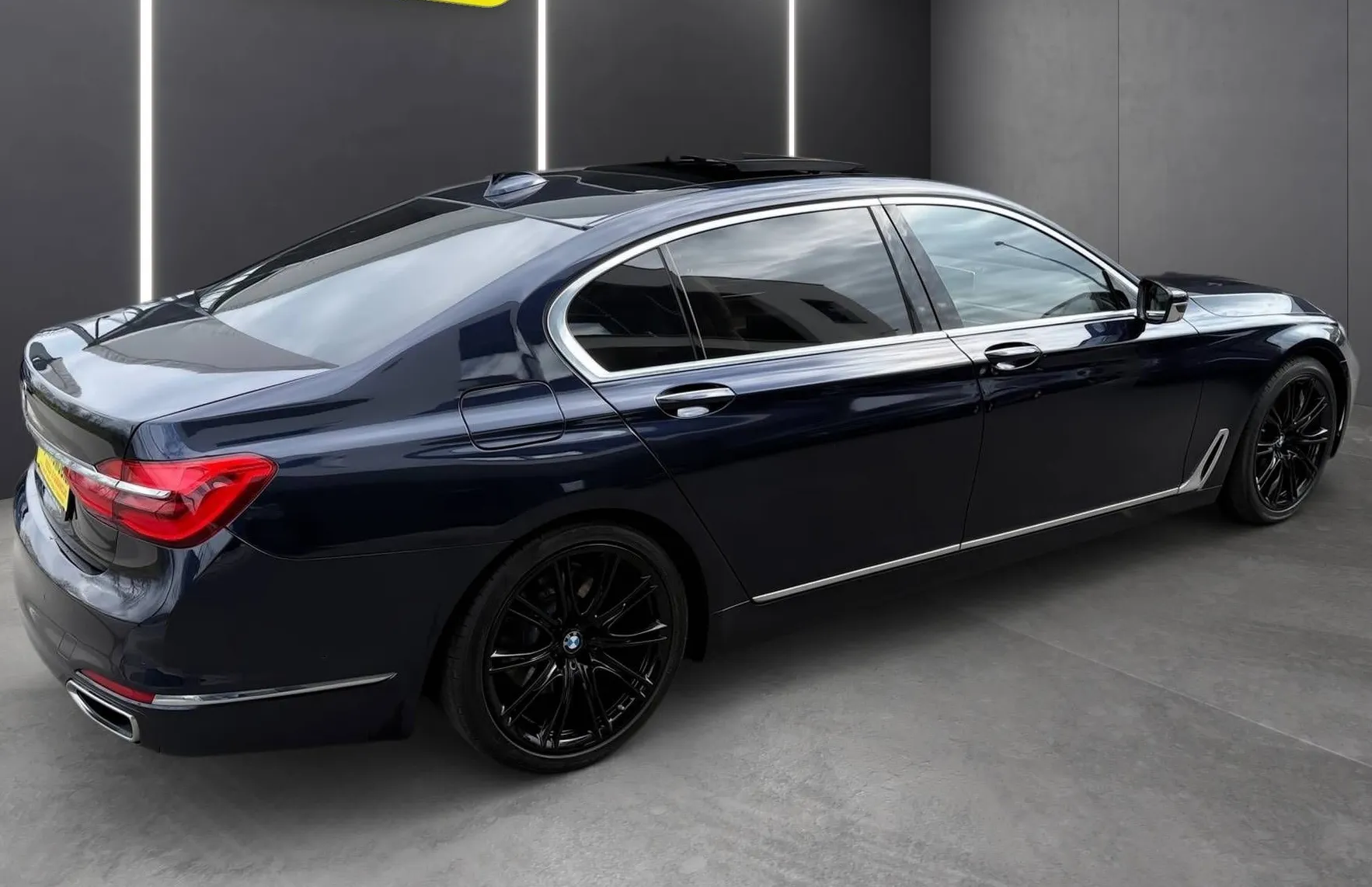 Zunanja slika - BMW Serija 7 - : 740Ld xDrive LED NAVI PDC MEMORY 360KAM RADAR TOP. - 8