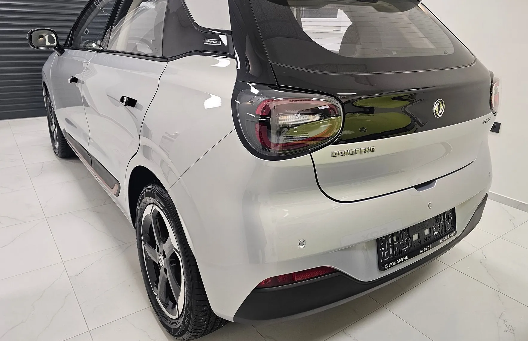 Zunanja slika - Dongfeng Box - 42.3 kWh 70 kW- SILVER- - 13