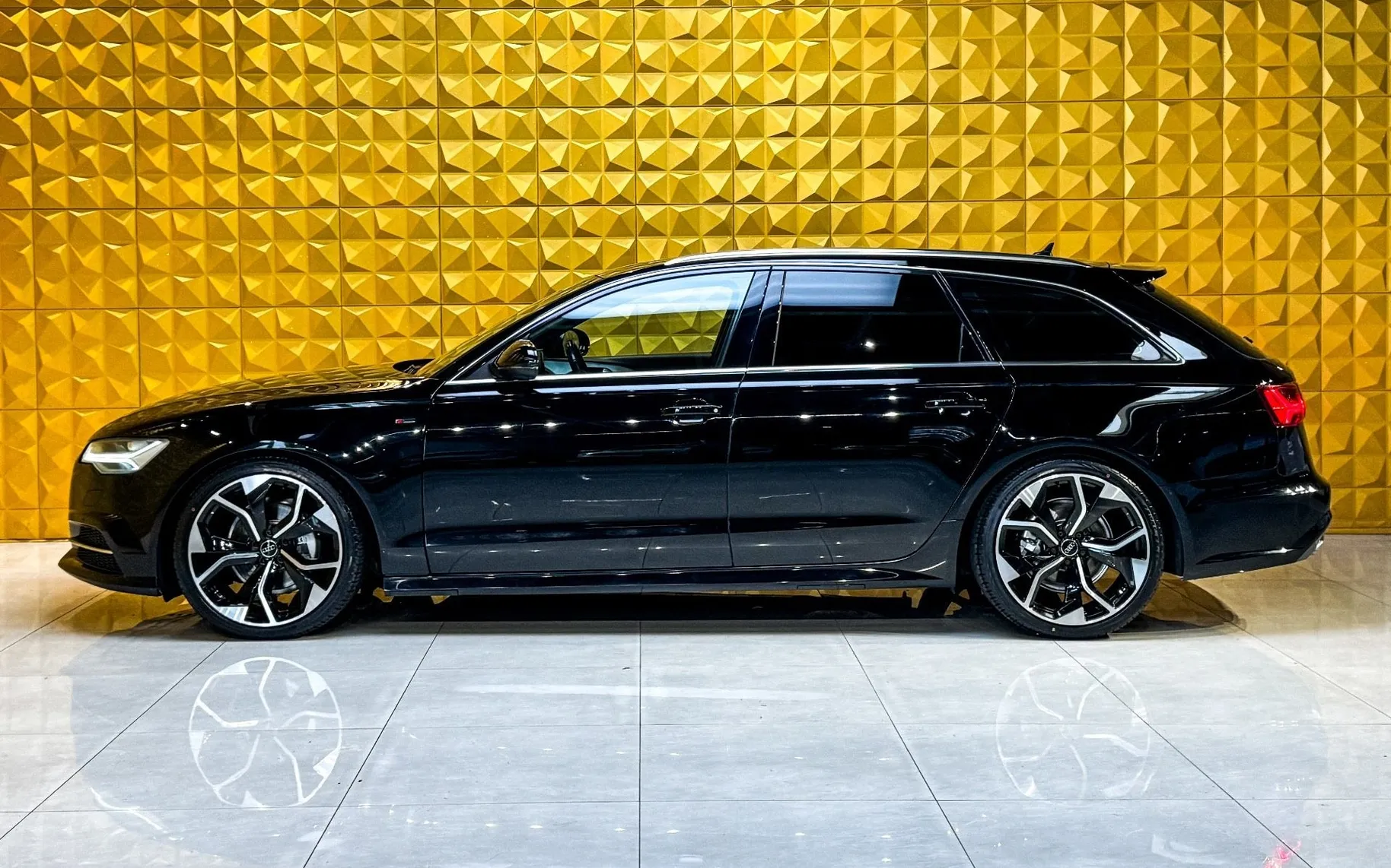 Zunanja slika - Audi A6 Avant - 2.0 TDI AUT. S Line-MATRIX-GRETJE-KAMERA-NAVI... - 6