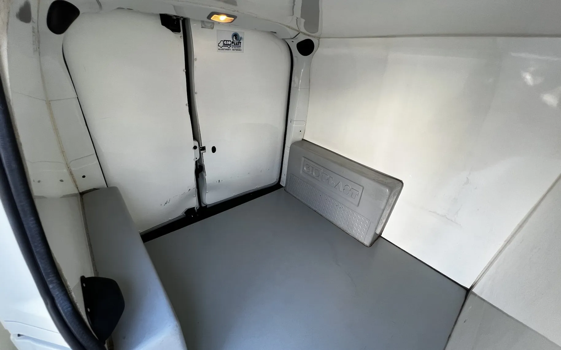 Zunanja slika - Fiat Doblo - CARGO 1.3 MULTIJET SX POVRAČILO DDV  IZOLIRAN TOV - 13