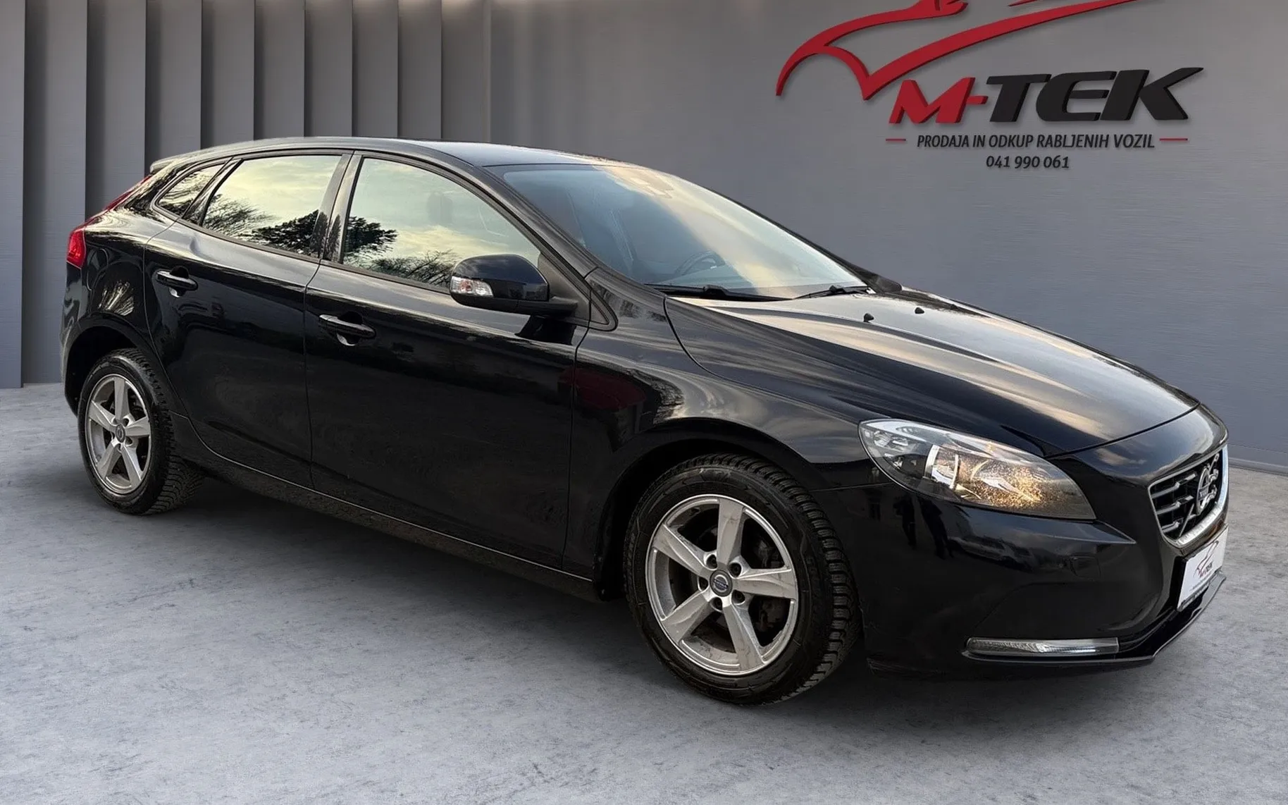 Zunanja slika - Volvo V40 - D2 102g Powershift R-Design Kinetic... - 5