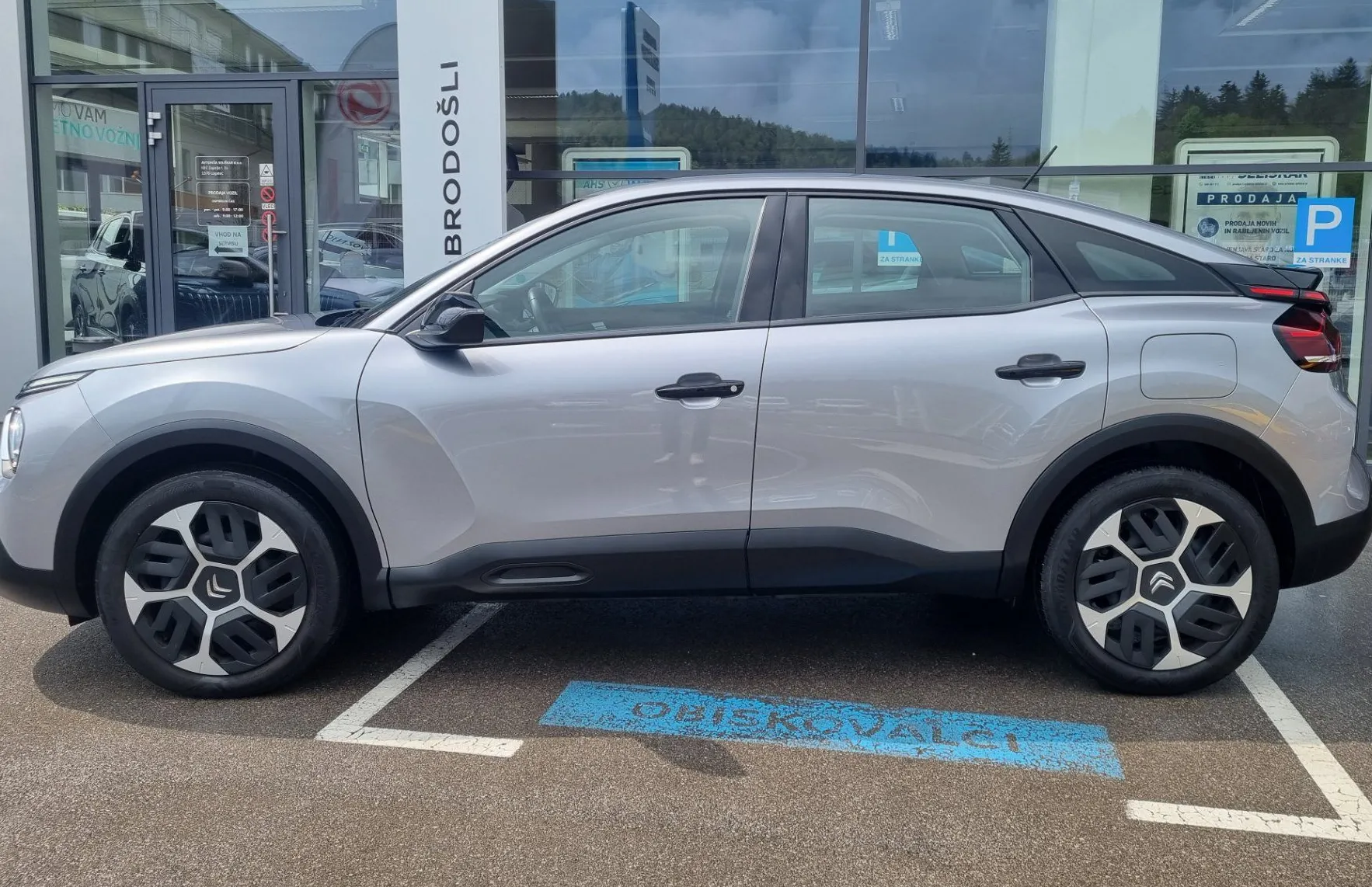 Zunanja slika - Citroën C4 - 1.2 PureTech 100 You  - SAMO 19.857KM - AKCIJA - 5