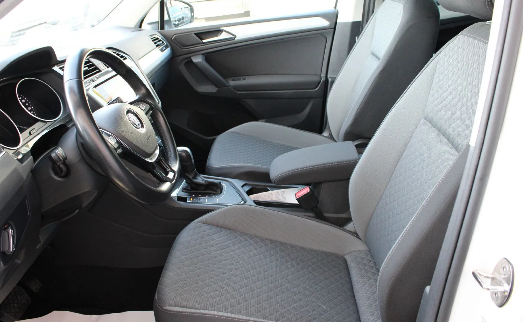 Zunanja slika - Volkswagen Tiguan - 2.0 TDI SCR BMT DSG Comfort Edition 110kW - 12