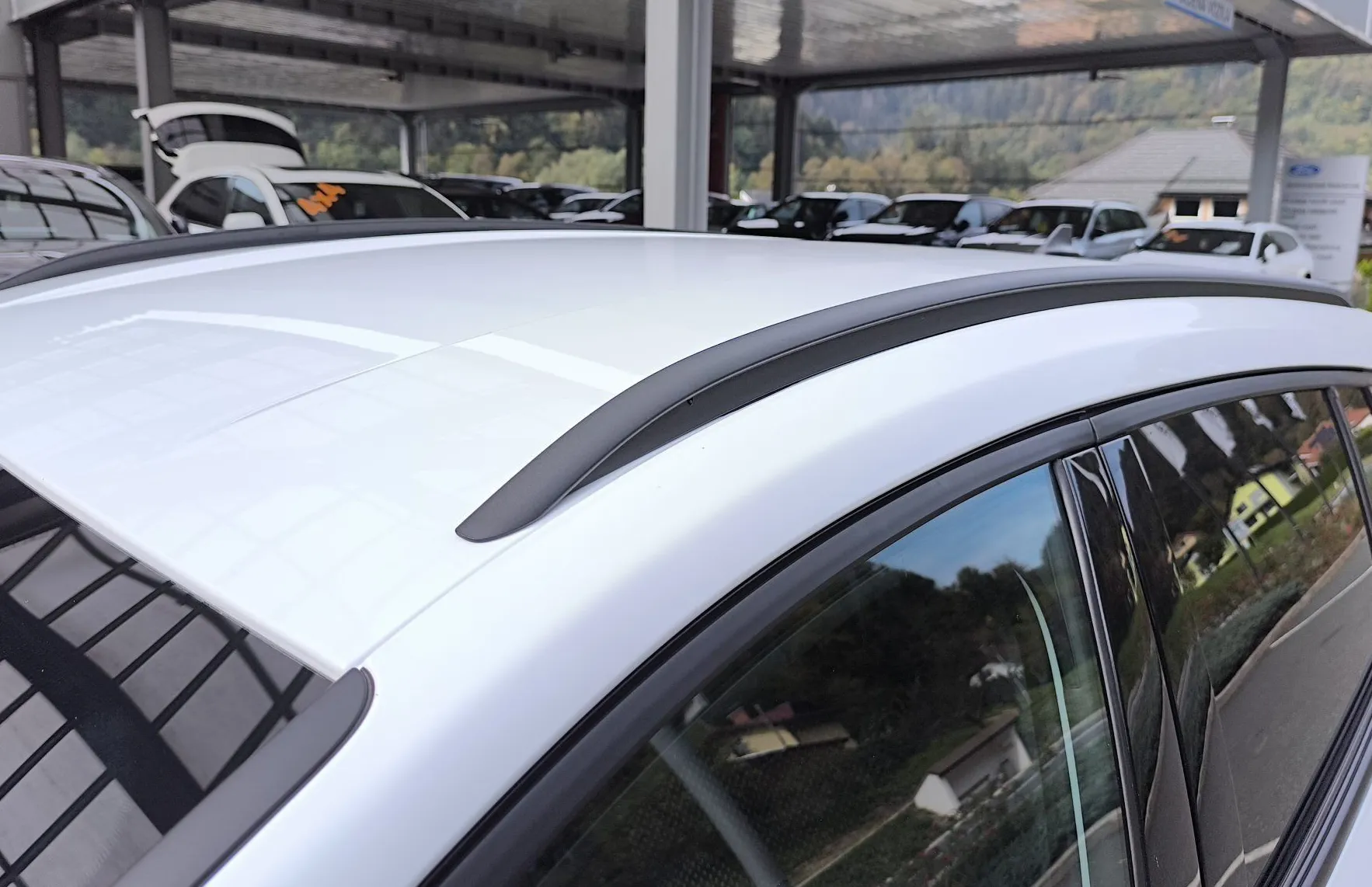 Zunanja slika - Ford Focus - Karavan 1.0 EcoBoost ST-Line Avt.-SLO- samo 79TKM - 14