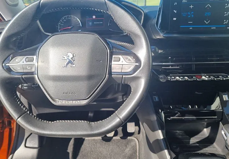 Zunanja slika - Peugeot 2008 - 1.2 PureTech 100 S S Allure PRVI L.. SERVISNA - 9