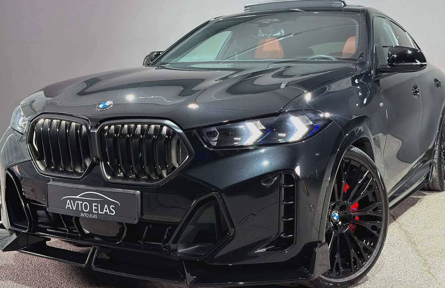 Zunanja slika - BMW X6 - serija : xDrive40d - ZRAČNO - SKY PANO - ICONIC - MASAŽA - 1