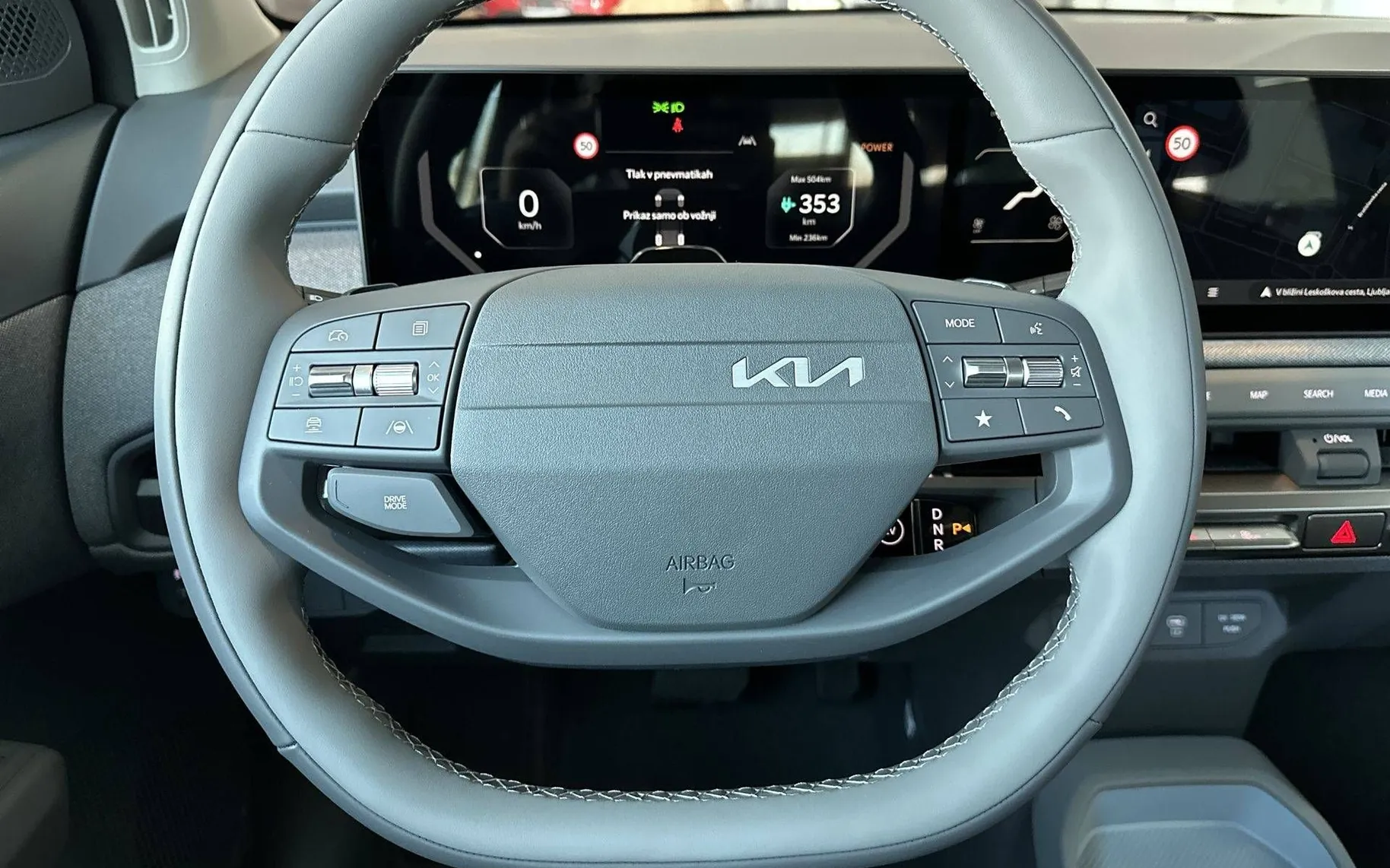 Notranja slika - KIA EV3 - STAR 58.3 kWh baterija - 13