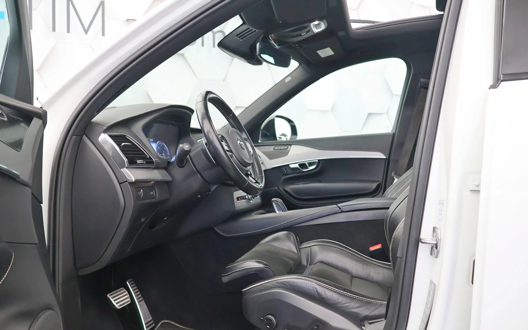 Zunanja slika - Volvo XC90 - B5D 2.0d AWD Geartronic R-Design 235KM - 9