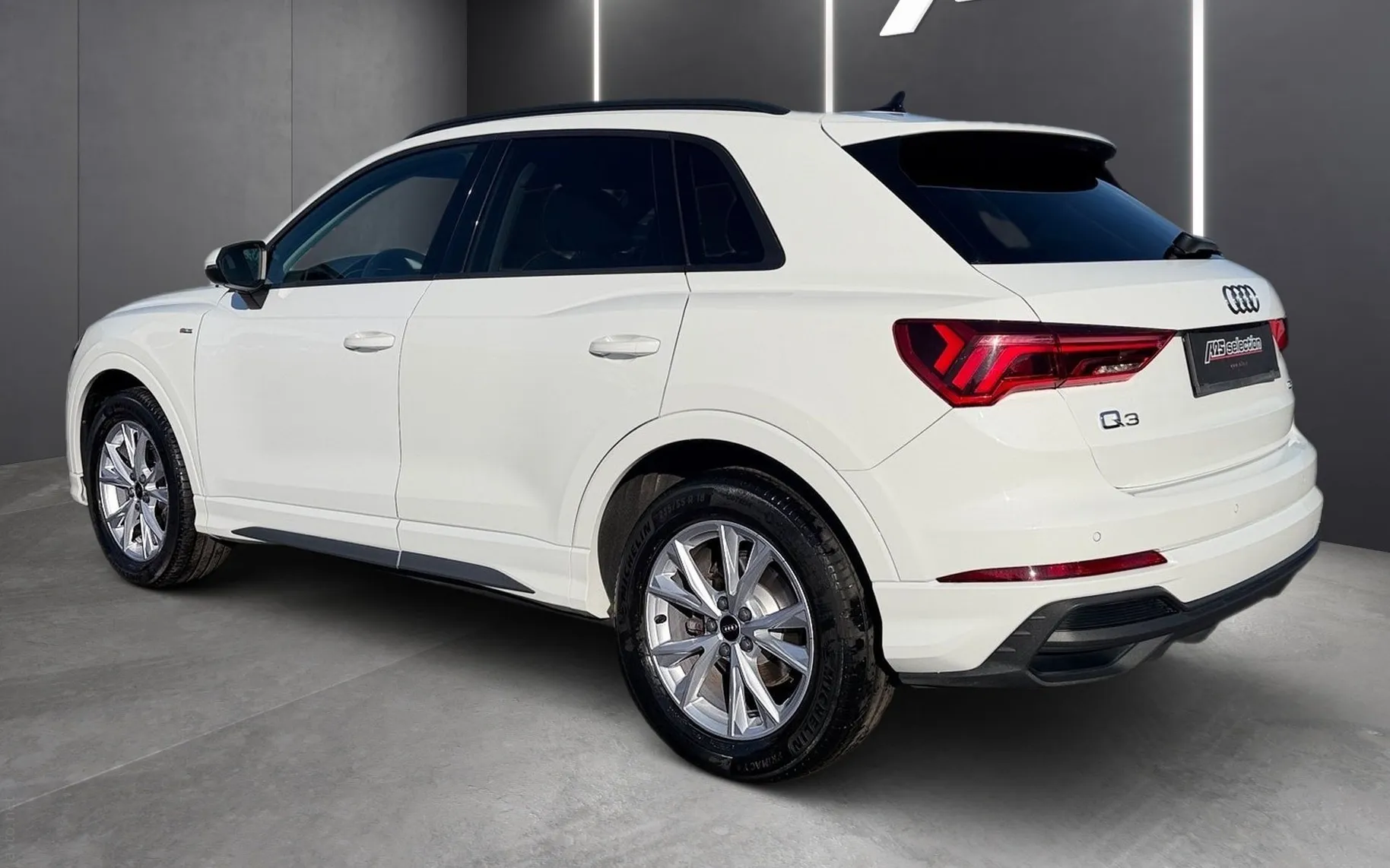 Zunanja slika - Audi Q3 - 35 TFSI S line S tronic-SLO-Full LED-Gretje sedeže - 4
