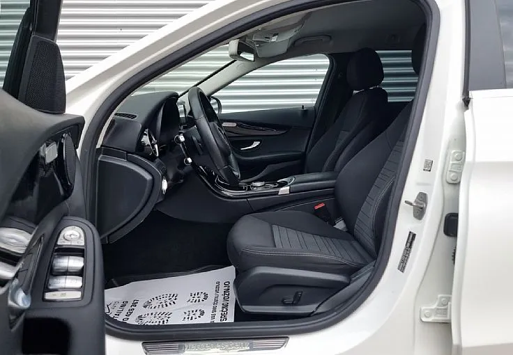 Zunanja slika - Mercedes-Benz C-Razred - C 220D-125KW-AUT-9G-4MATIC-MRTVI KOTI-GR.SED- - 7
