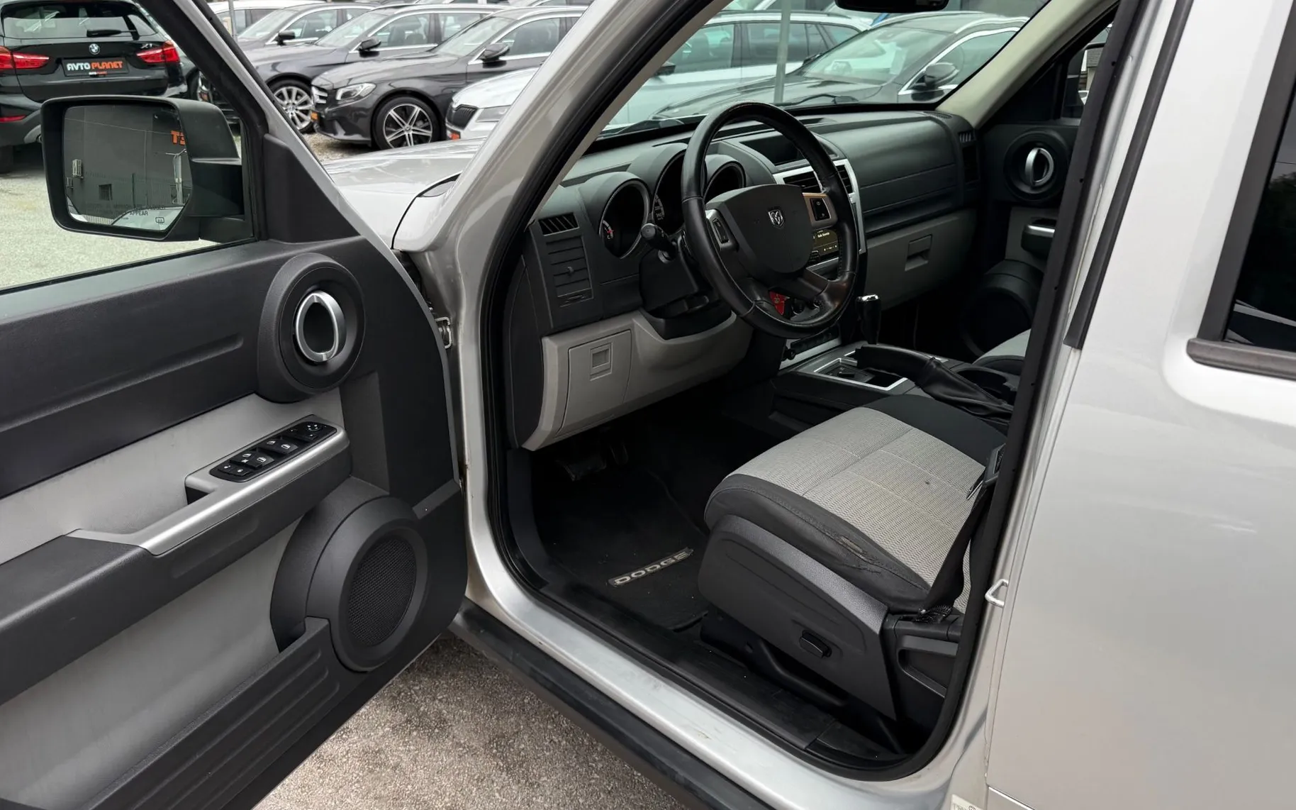 Zunanja slika - Dodge Nitro - 2.8 16V CRD 4WD AUT. SLO.VOZILO MULTIMEDIJA KAMERA - 11
