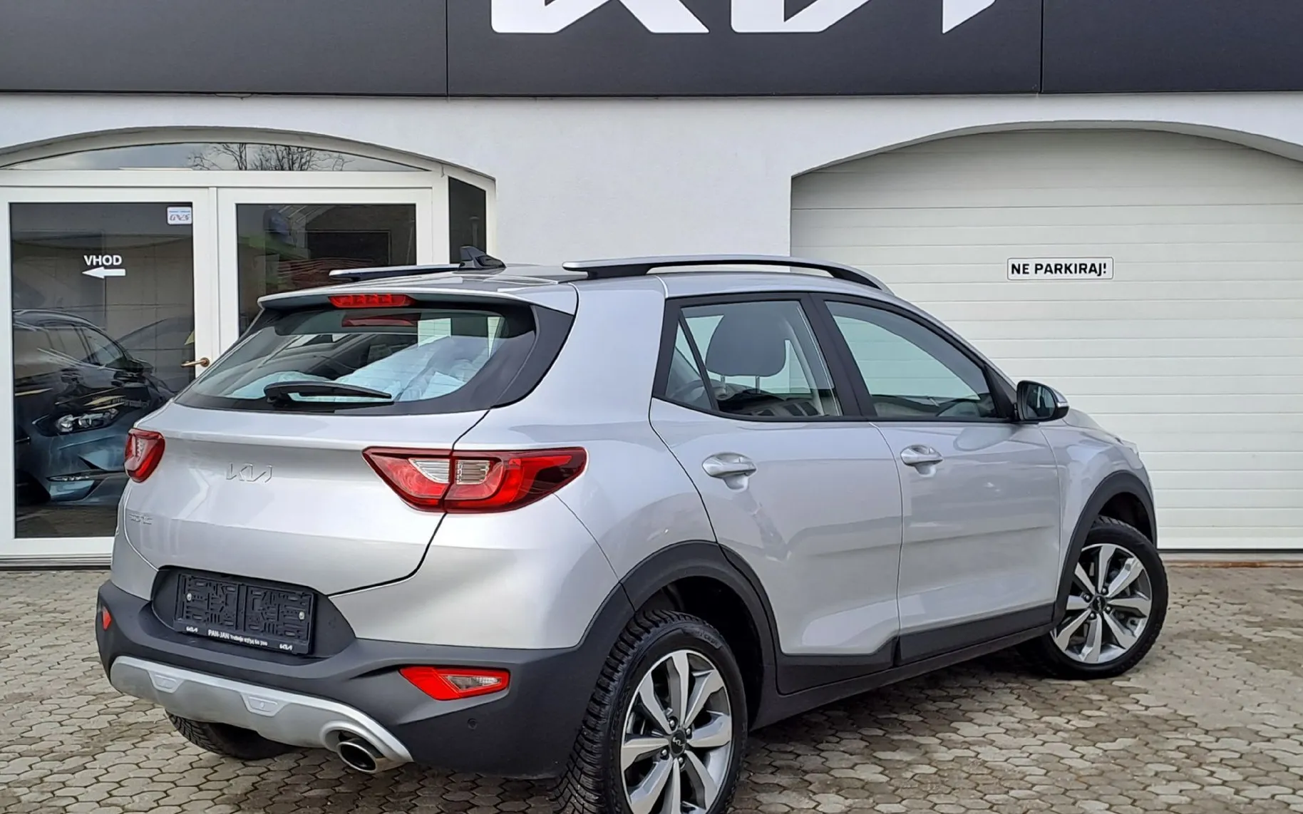 Zunanja slika - KIA Stonic - 1.0 T-GDi 73.3 kW 100 KM  EX Fresh M T - 4