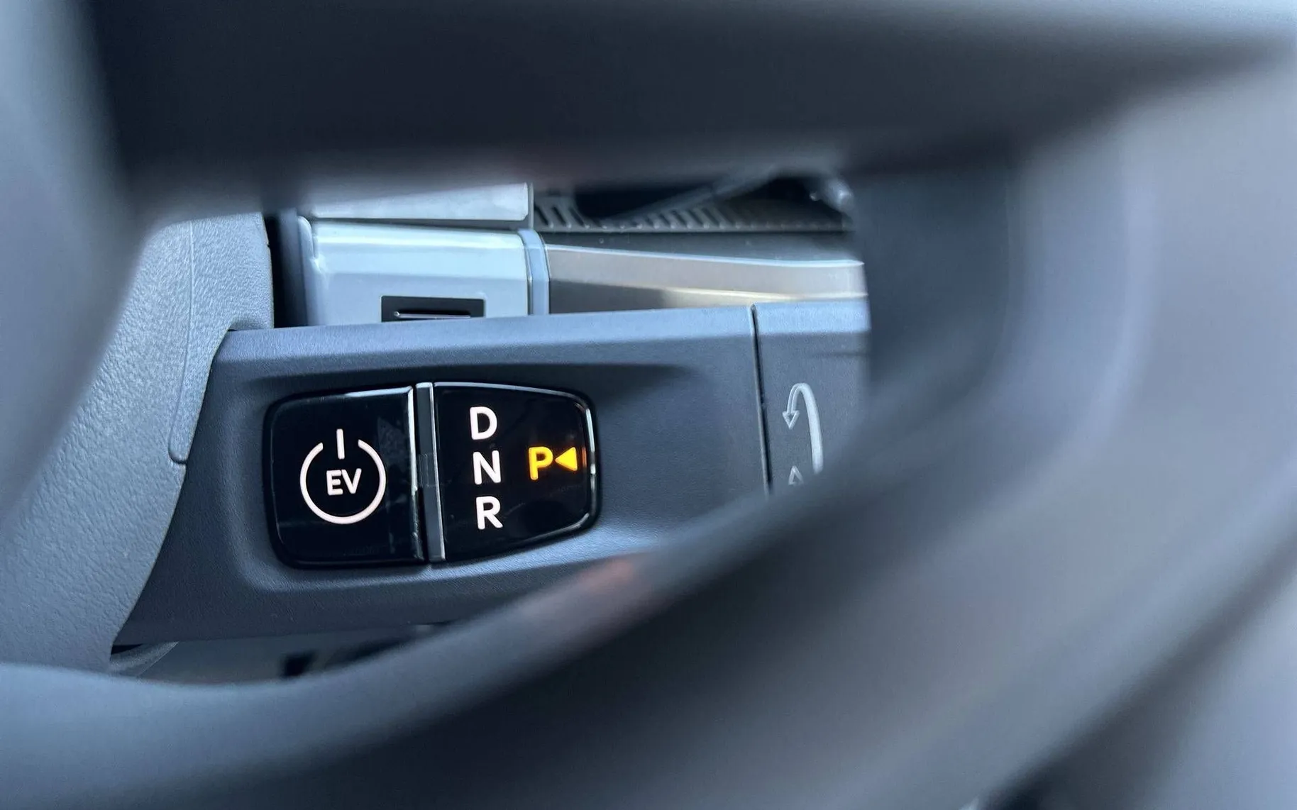Notranja slika - KIA EV3 - Star 58.3 kWh baterija - 19