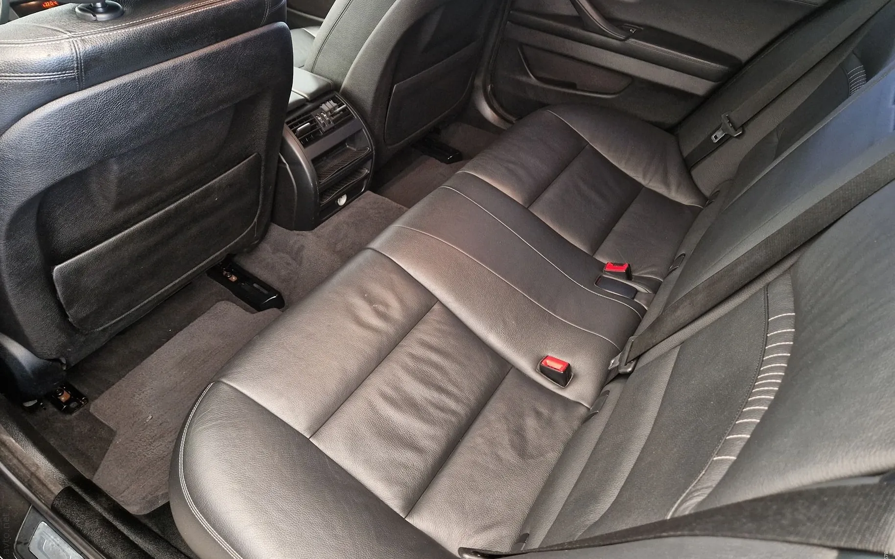 Notranja slika - BMW serija 5 Touring: - 520d xDrive-MODERN LINE-USNJE-18COL-NAVI-NA OBRO - 8