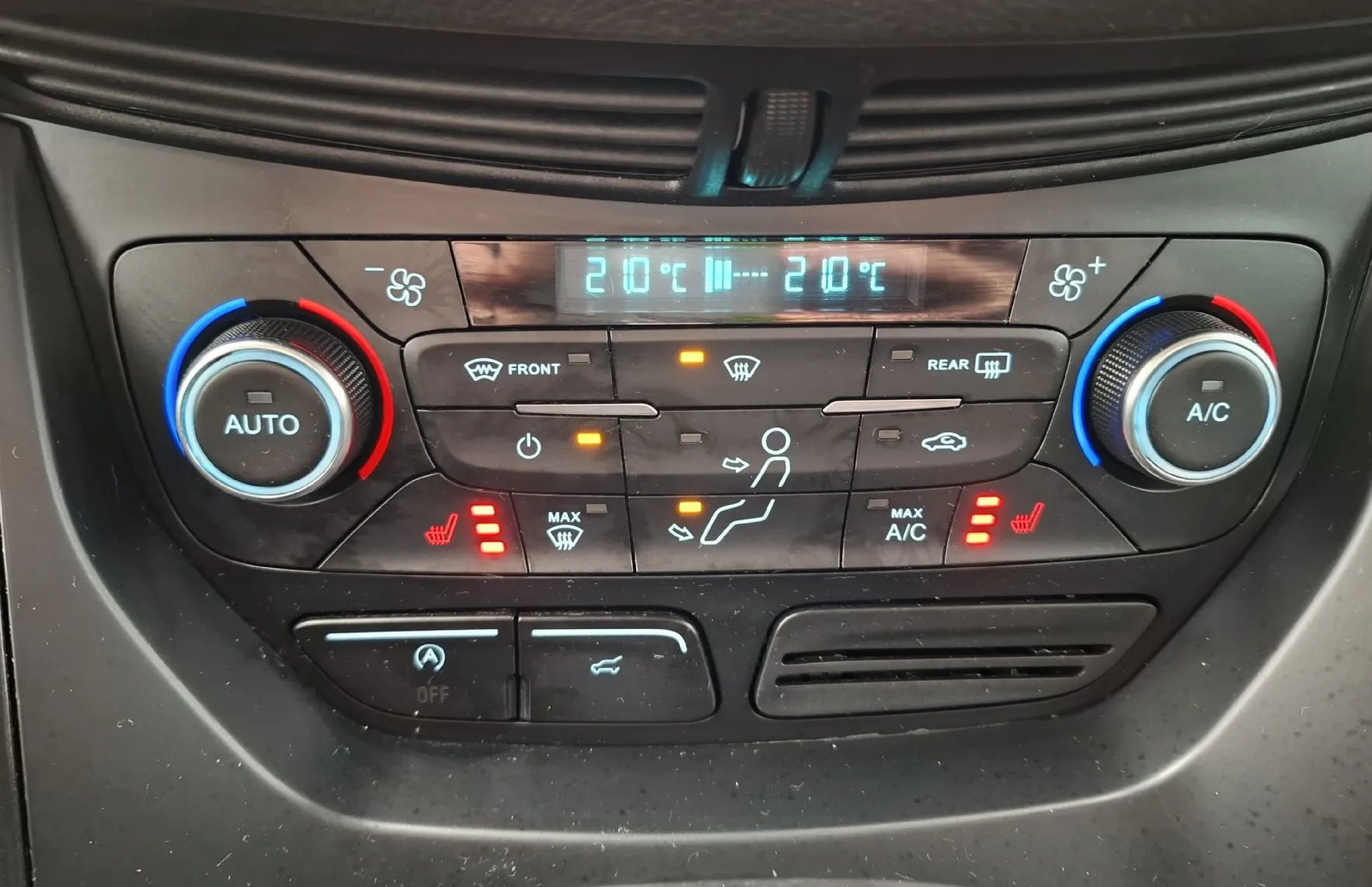Zunanja slika - Ford Kuga - 2.0 TDCi 110kW AWD AVTOMATIK + SERVISNA KNJIGA - 16