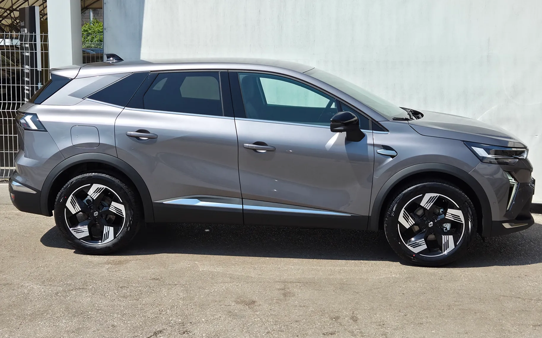 Zunanja slika - Renault Captur - Techno TCe 140 + Zimske gume+Servis - 6