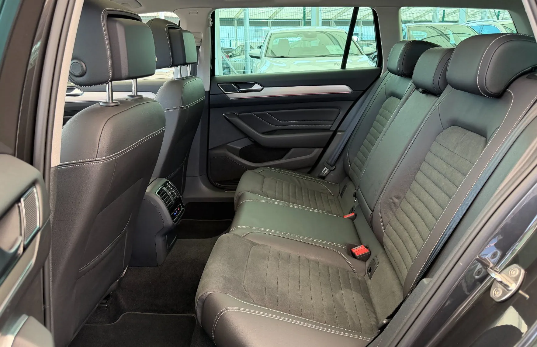 Zunanja slika - Volkswagen Passat - Variant 2.0 TDI BMT SCR Elegance DSG PANO KLJUKA - 10