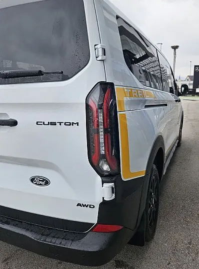 Zunanja slika - Ford E-Transit Custom - Transit Custom KOMBI TRAIL AWD 2.0 TDCi L2H1 AUT. - 9
