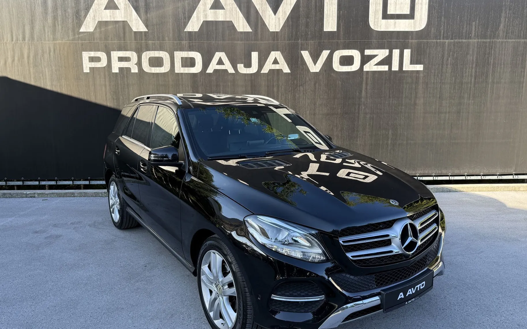 Zunanja slika - Mercedes-Benz GLE-Razred - GLE 250d-PANORAMA-360°-USNJE- NAVI-H K - 2