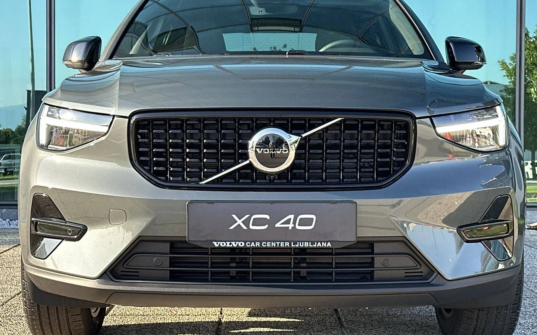 Zunanja slika - Volvo XC40 - B3 P Plus Dark AT DCT... - 2