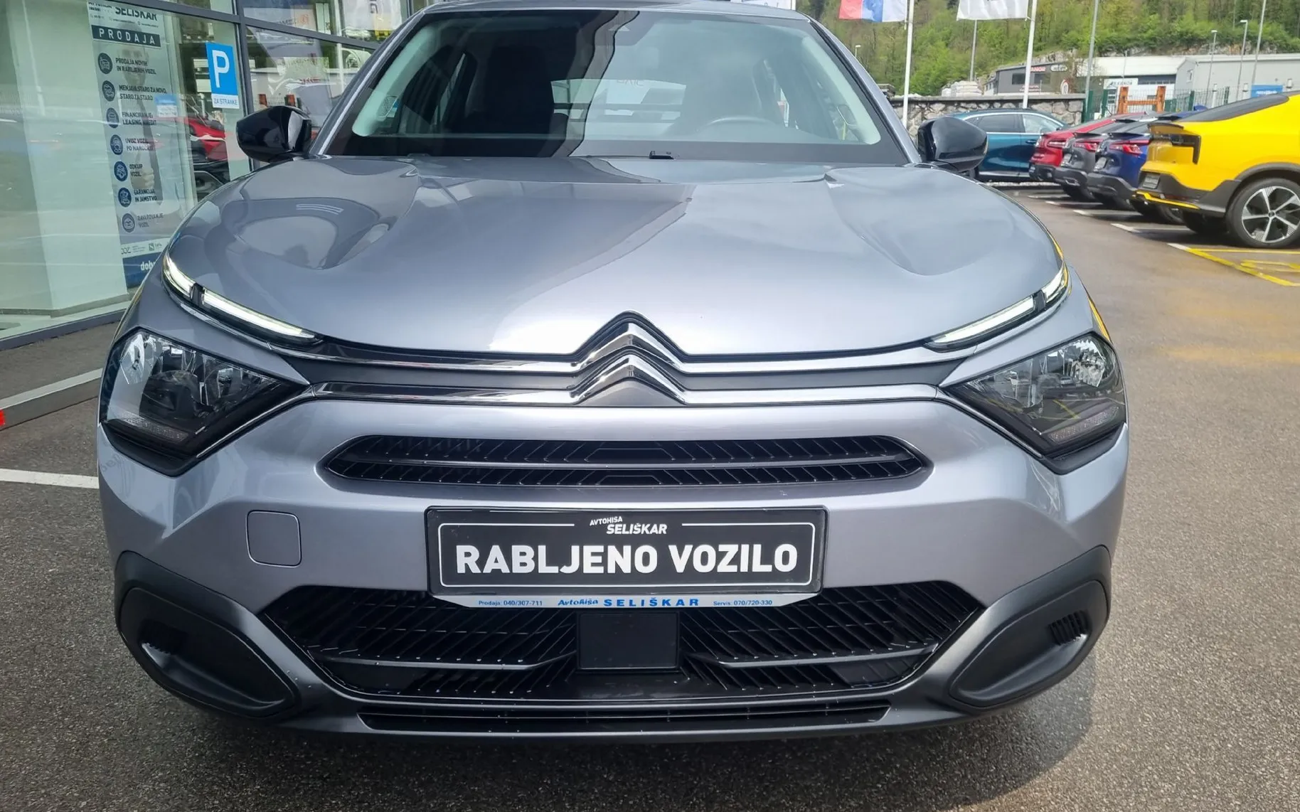 Zunanja slika - Citroën C4 - 1.2 PureTech 100 You  - SAMO 19.857KM - ODLIČEN - 2