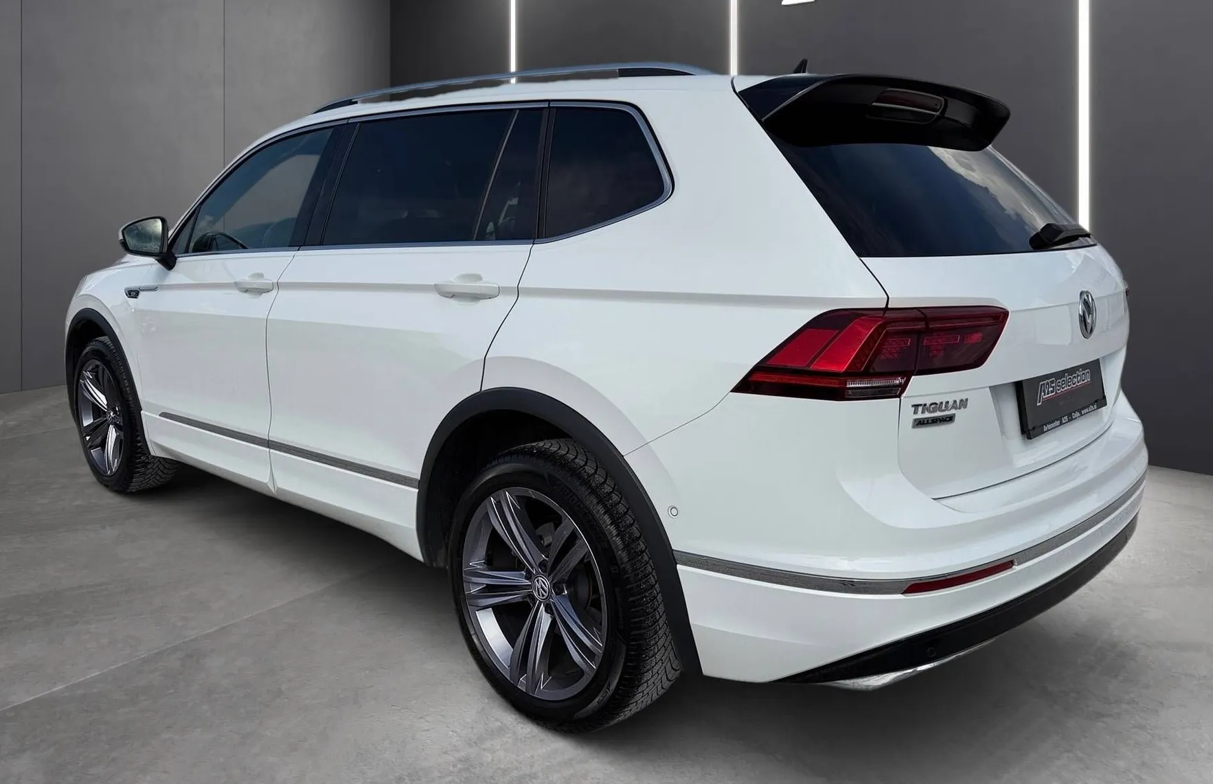 Zunanja slika - VW Tiguan Allspace - 2.0 TDI 4MOTION avt. R-Line 147kW-SLO-1.lastnik - 3