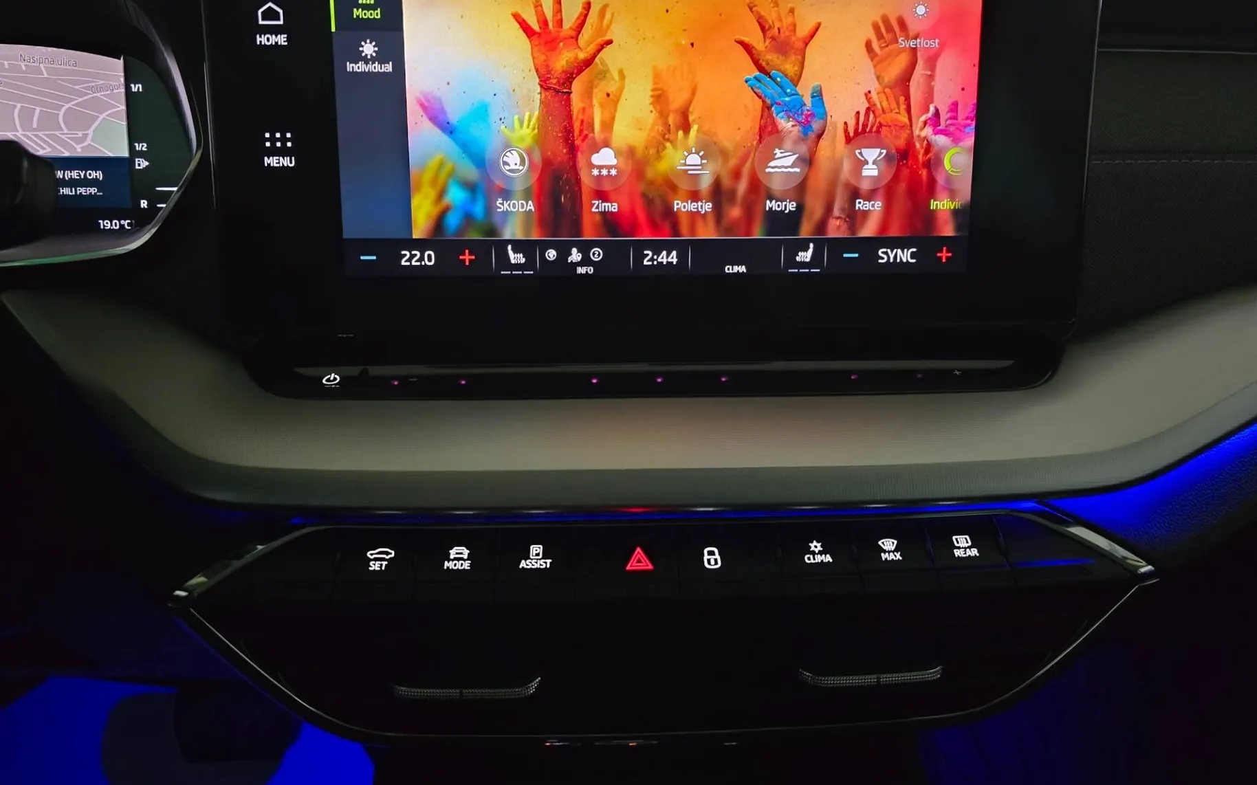 Notranja slika - Škoda Octavia - Combi 2.0 TDI Style DSG- Matrix.panorama.HUD.asist - 19
