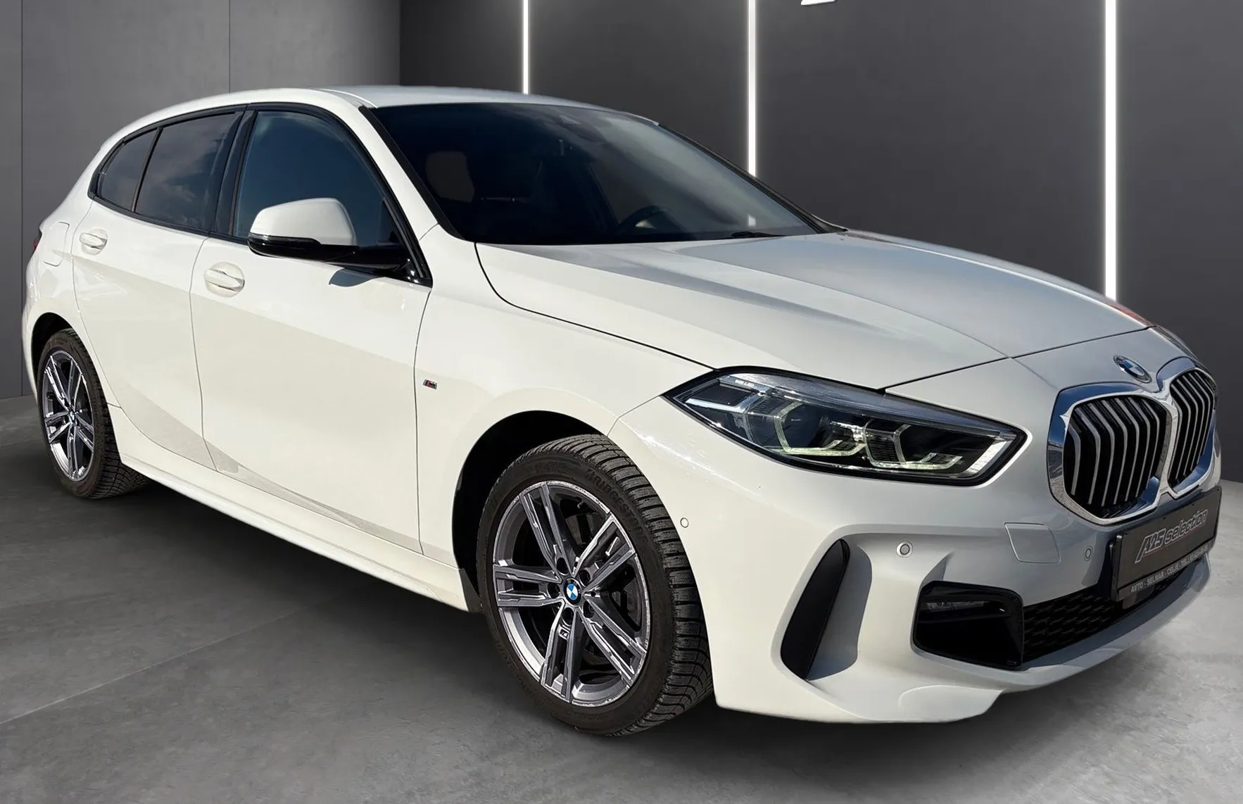 Zunanja slika - BMW Serija 1 - : 118i M Sport Aut.-SLO-LED-Kamera PDC-Navi-Carplay - 2
